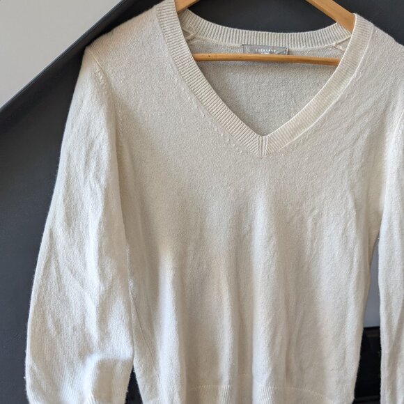 Everlane Cashmere Vneck Sweater (small)  - Women - Orig. $247 - Picture 1 of 2